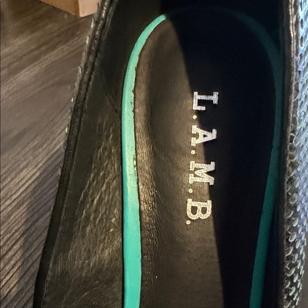 L.A.M.B. Bee pumps- Women's Black and Green - Picture 2 of 7